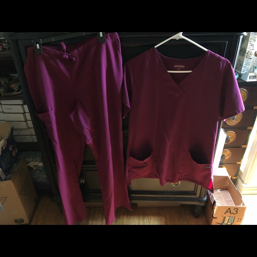 Large Burgundy Jockey Scrubs Set